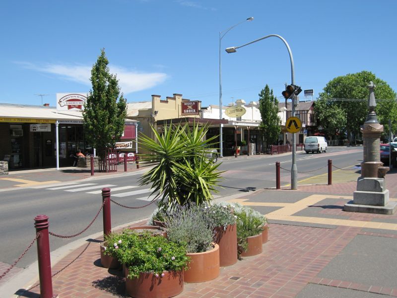 Bacchus Marsh photos Travel Victoria & visitor guide