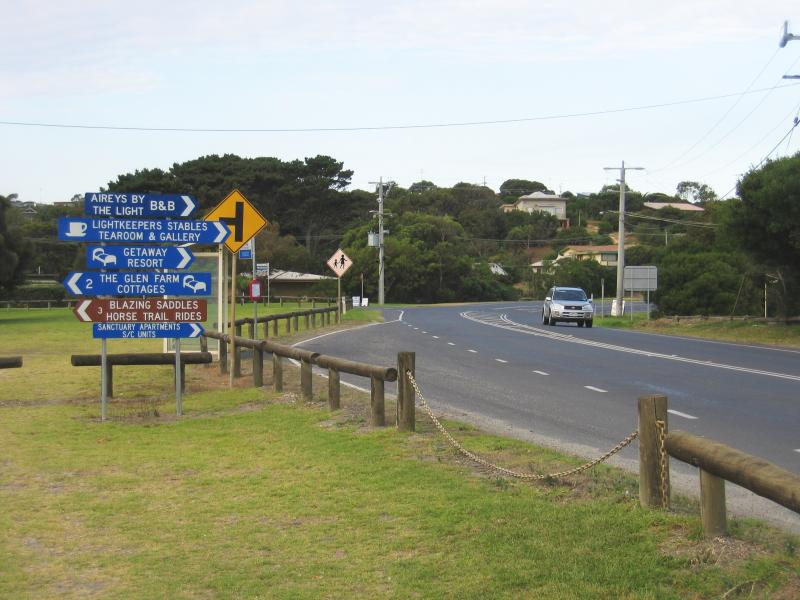 Aireys Inlet - Shops, Great Ocean Road at Inlet Crescent - View north-east along Great Ocean Road towards Bambra Rd