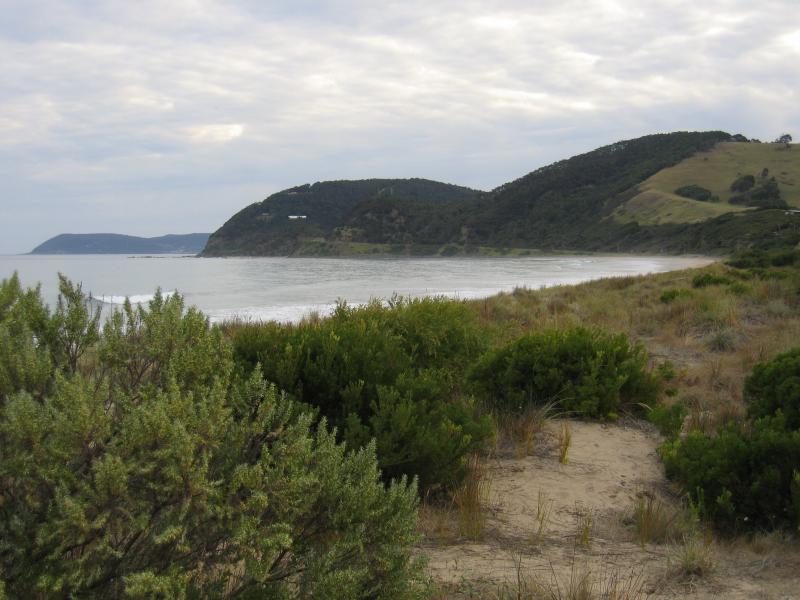 Aireys Inlet - At Memorial Arch on Great Ocean Road, Eastern View: View west along coast