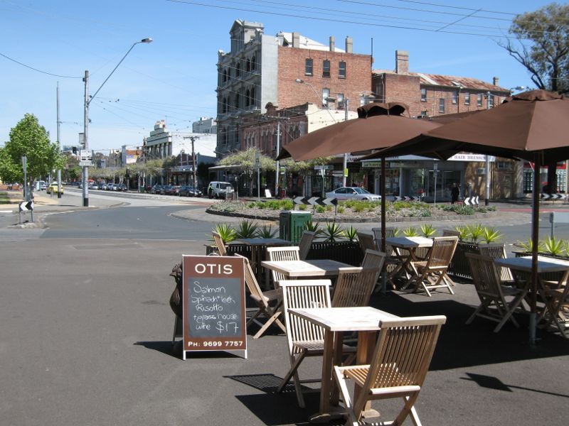 Albert Park - Shops and commercial centre, Bridport Street: View south-west along Bridport St at Montague St