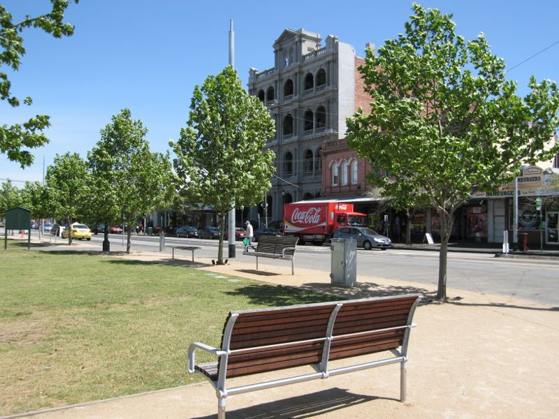 Albert Park - Shops and commercial centre, Bridport Street: View south-west along Bridport St west of Montague St