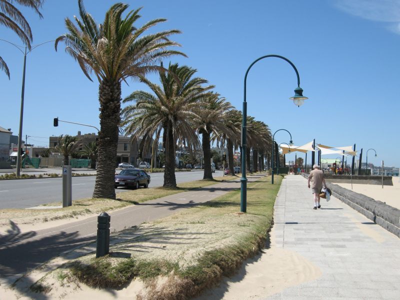 Albert Park - Beach, foreshore and Beaconsfield Parade around Victoria Avenue: View south-east along Beaconsfield Pde towards Plum Garland Memorial Playground