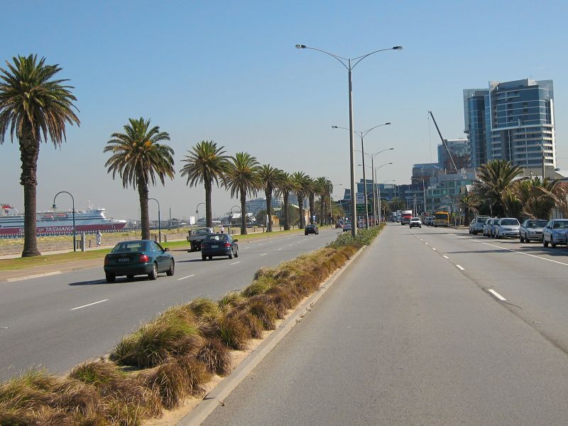 Albert Park - Beach, foreshore and Beaconsfield Parade around Victoria Avenue: View north-west along Beaconsfield Pde at Withers St