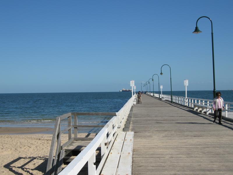 Albert Park - Beach, foreshore, pier and Beaconsfield Parade around Kerferd Road: View along Kerferd Road Pier