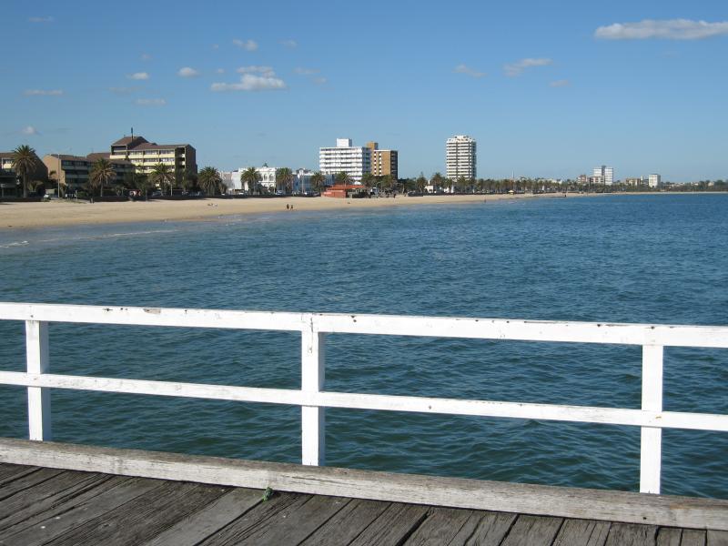 Albert Park - Beach, foreshore, pier and Beaconsfield Parade around Kerferd Road - View east towards the coast from Kerferd Road Pier