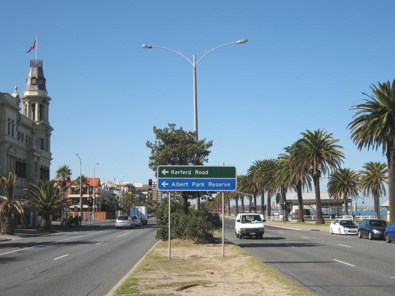 Albert Park - Beach, foreshore, pier and Beaconsfield Parade around Kerferd Road: View south-east along Beaconsfield Pde towards Kerferd Rd