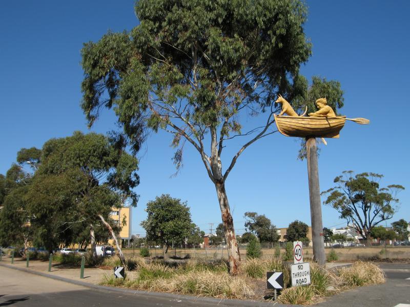 Albert Park - Gasworks Art Park, Graham Street: Man Dog Boat sculpture, Graham St at Pickles St