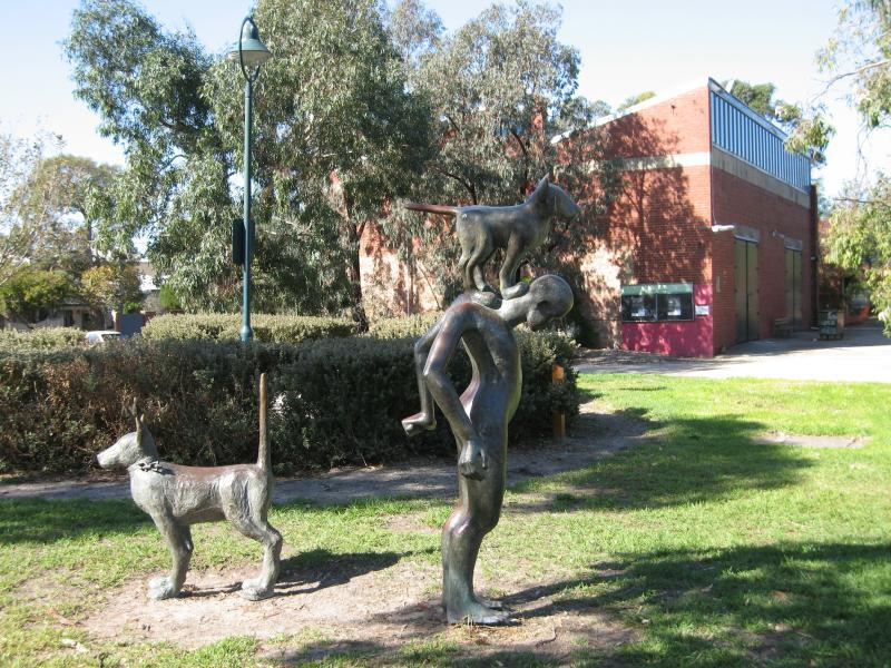 Albert Park - Gasworks Art Park, Graham Street: Sculptures in the gardens