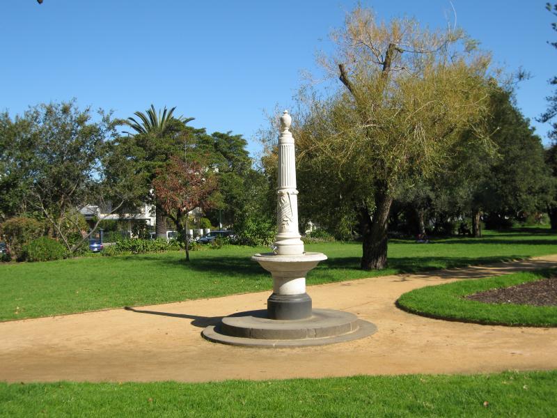 Albert Park - St Vincent Gardens and surroundings: Fountain in gardens