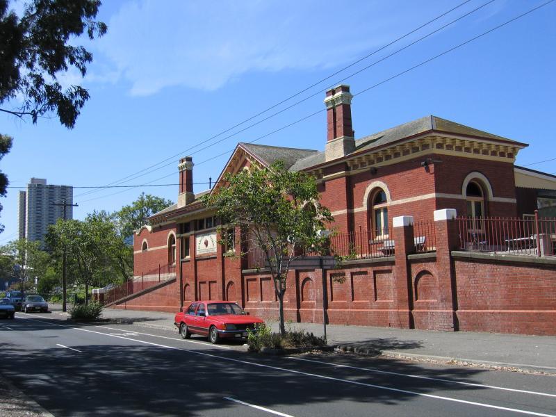Albert Park - Ferrars Street: View north along Ferrars St towards Albert Park tram station