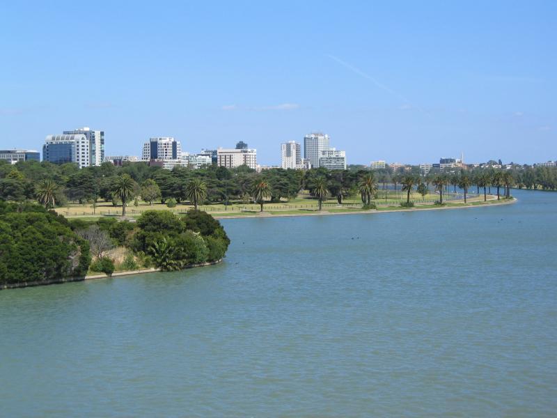 Albert Park - Albert Park Lake, jetties along Aquatic Drive and 'The Point': View south-east across Gunn Island and towards Lakeside Dr from 'The Point' lookout