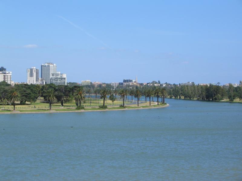 Albert Park - Albert Park Lake, jetties along Aquatic Drive and 'The Point': View south-east towards Lakeside Dr from 'The Point' lookout