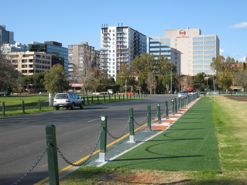 Albert Park - Albert Park Lake, southern end at Aughtie Drive, Ross Gregory Drive, Lakeside Drive: View north-east along Ross Gregory Dr towards Lakeside Dr