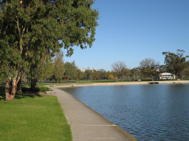 Albert Park - Albert Park Lake, southern end at Aughtie Drive, Ross Gregory Drive, Lakeside Drive: View south-east along lake from Lakeside Dr near Ross Gregory Dr