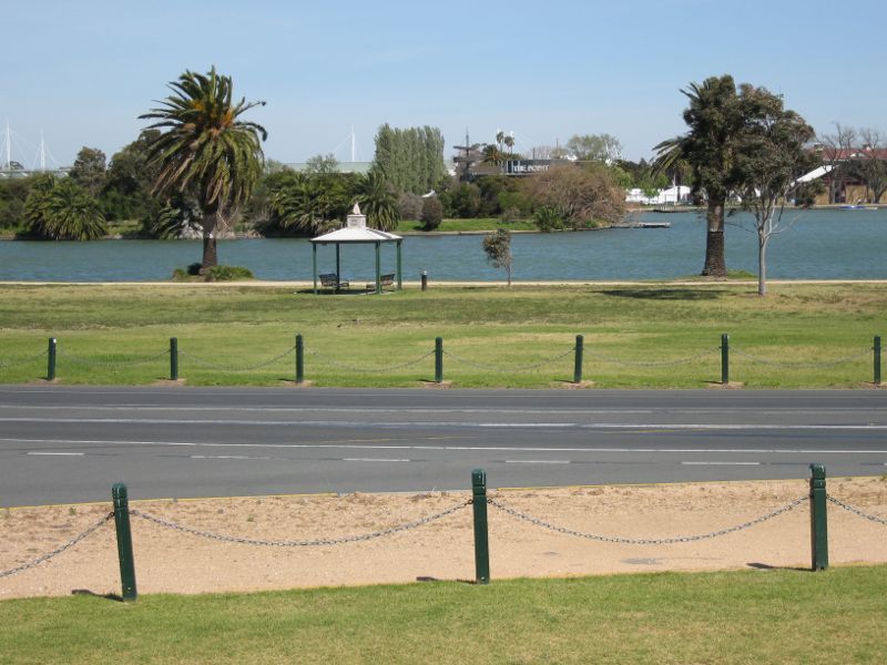 Albert Park - Albert Park Lake, Lakeside Drive opposite Gunn Island: Westerly view across Lakeside Dr towards lake