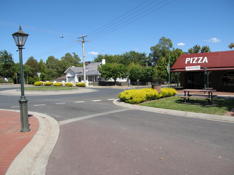 Alexandra - Commercial centre and shops: View south along Grant St towards Nihil St