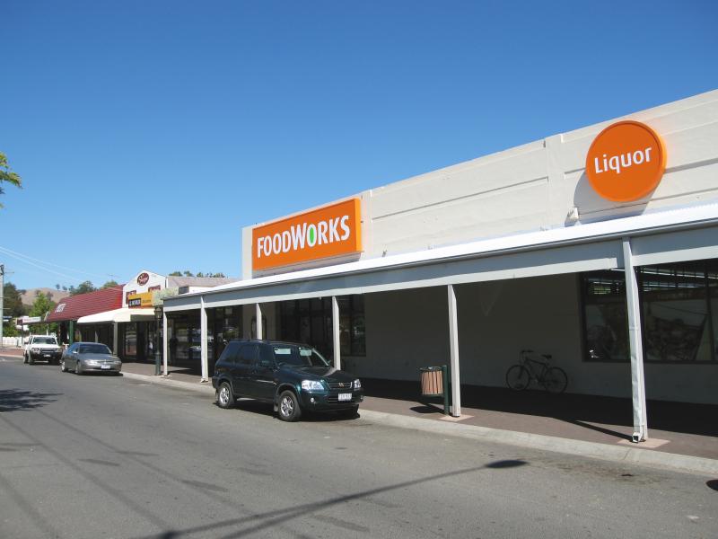 Alexandra - Commercial centre and shops: Supermarket, view south along Grant St towards Nihil St