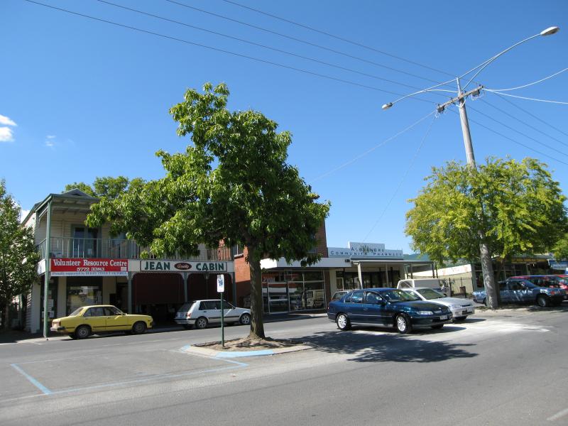 Alexandra - Commercial centre and shops: View east across Grant St between Downey St and Nihil St