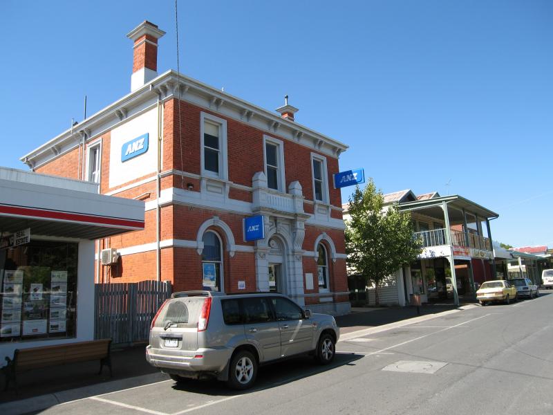 Alexandra - Commercial centre and shops: View south along Grant St between Downey St and Nihil St
