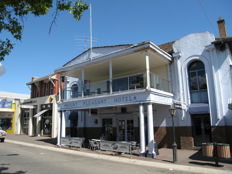 Alexandra - Commercial centre and shops - Mount Pleasant Hotel, Grant St