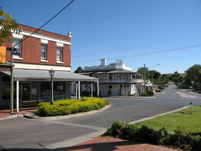 Alexandra - Commercial centre and shops: View north along Grant St towards Downey St