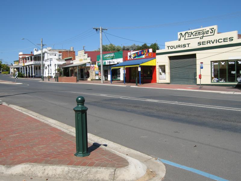 Alexandra - Commercial centre and shops: View south along Grant St towards Downey St