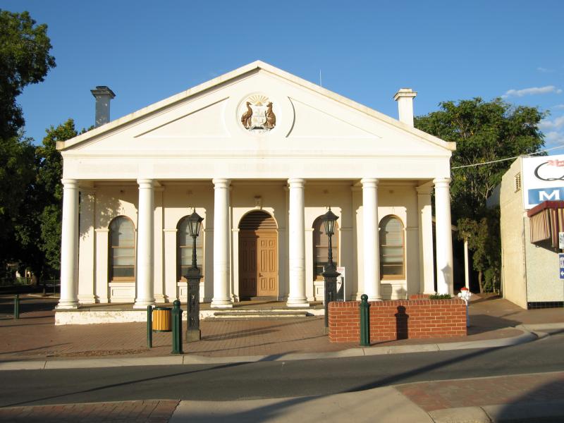 Alexandra - Commercial centre and shops: Former Shire Hall, corner Grant St and Perkins St