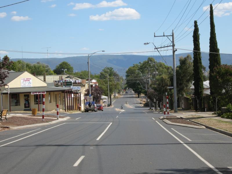 Alexandra - Commercial centre and shops: View west along Downey St towards Webster St