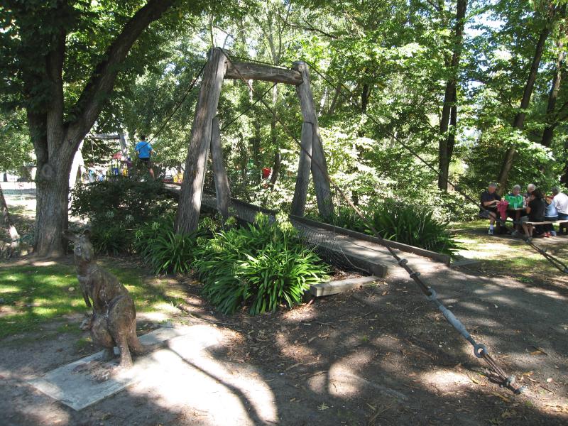 Alexandra - Rotary Park, corner Grant Street and Vickery Street: Suspension bridge over creek