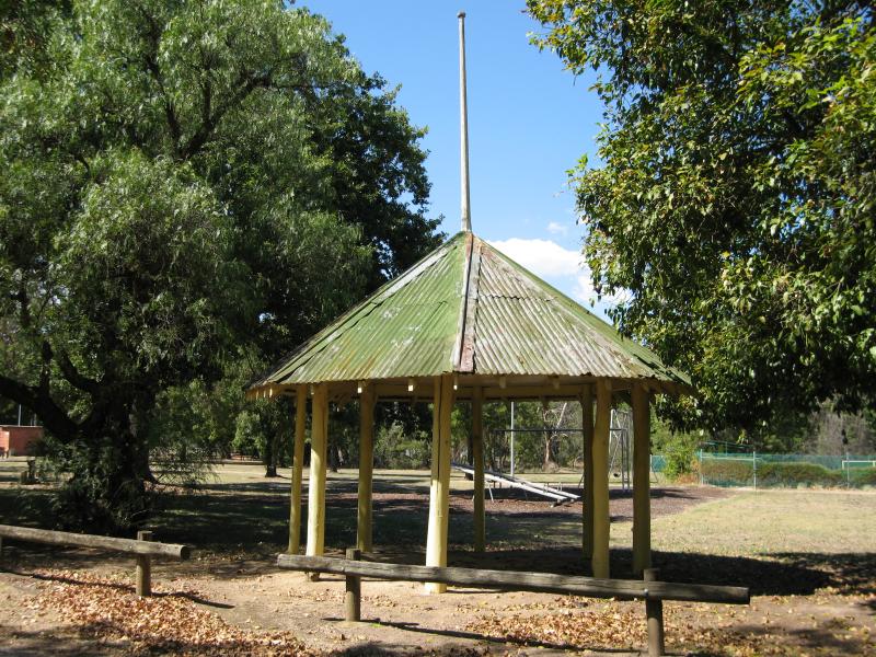 Alexandra - Leckie Park, Vickery Street: Rotunda near playground