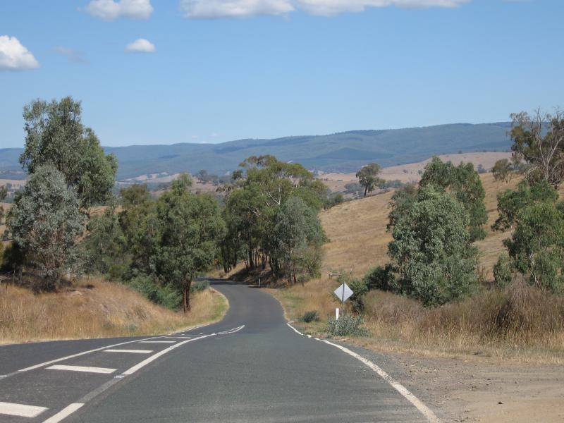 Alexandra - Mount Pleasant Road: View south-west along Hobans Rd at Mt Pleasant Rd