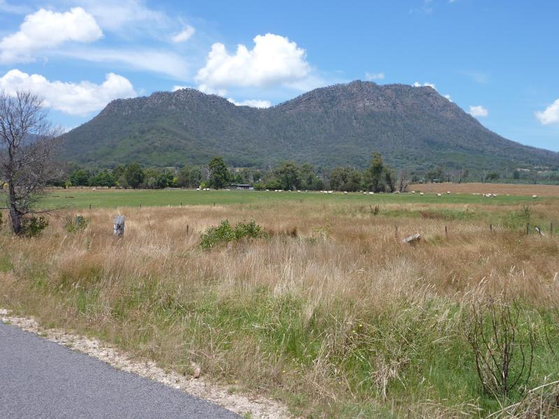 Alexandra - Cathedral Range and surroundings, south of Taggerty: View south-east towards Cathedral Range from Cathedral La
