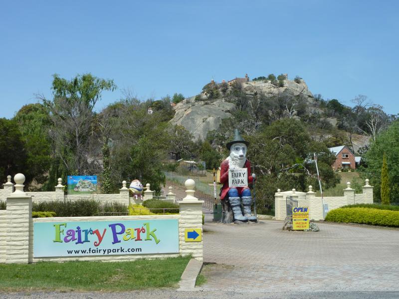 Anakie - Fairy Park, Ballan Road: Entrance to Fairy Park viewed from Ballan Rd
