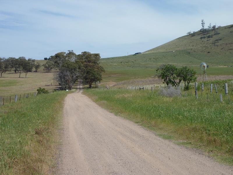 Anakie - Staughton Vale Road - View south-east along Mount Rd at Staughton Vale Rd