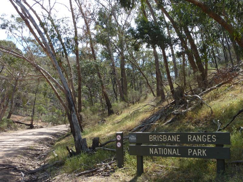 Anakie - Murphys Road and Thompson Road - View west along Thompsons Rd at entrance to Brisbane Ranges National Park