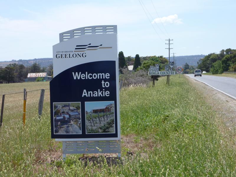 Anakie - Ballan Road south of town centre - Welcome to Anakie sign, view north along Ballan Rd, north of Church La