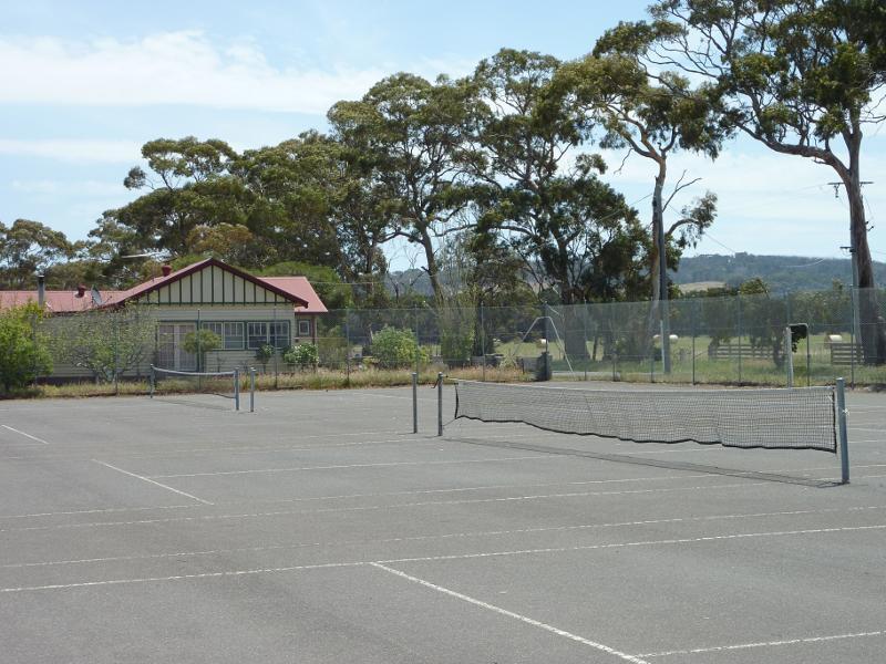 Anakie - Anakie Recreation Reserve, De Motts Road west of Ballan Road: Tennis courts