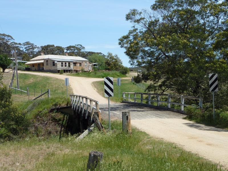 Anakie - Town of Steiglitz, town centre: View south-west along Durdidwarrah Rd towards bridge and Regent St