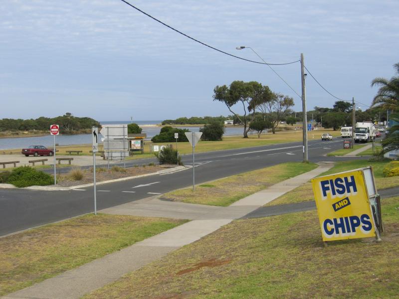 Anglesea - Anglesea River through the town and surroundings: View south along Great Ocean Road at Noble St