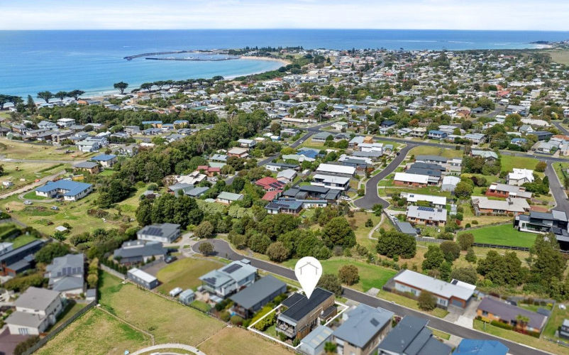 Bay Retreat - Location