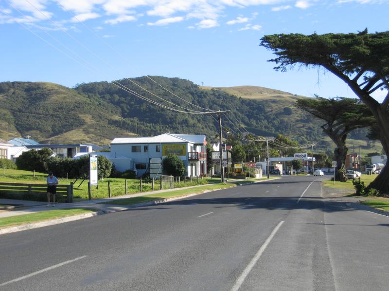 Apollo Bay - Shops and commercial centre, Great Ocean Road - View north along Great Ocean Rd towards Thomson St