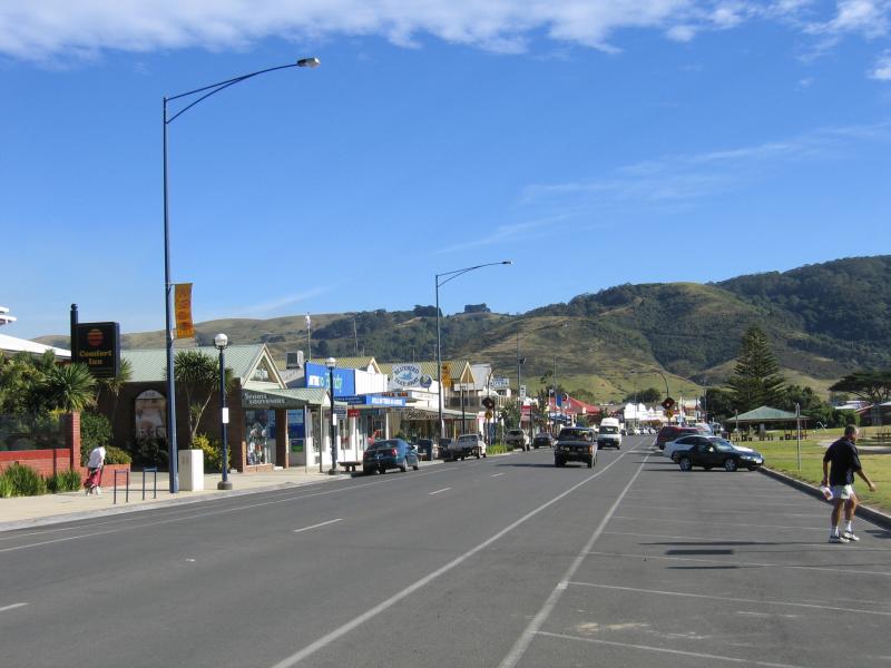 Apollo Bay - Shops and commercial centre, Great Ocean Road - View north along Great Ocean Rd between McLaren Pde and Moore St