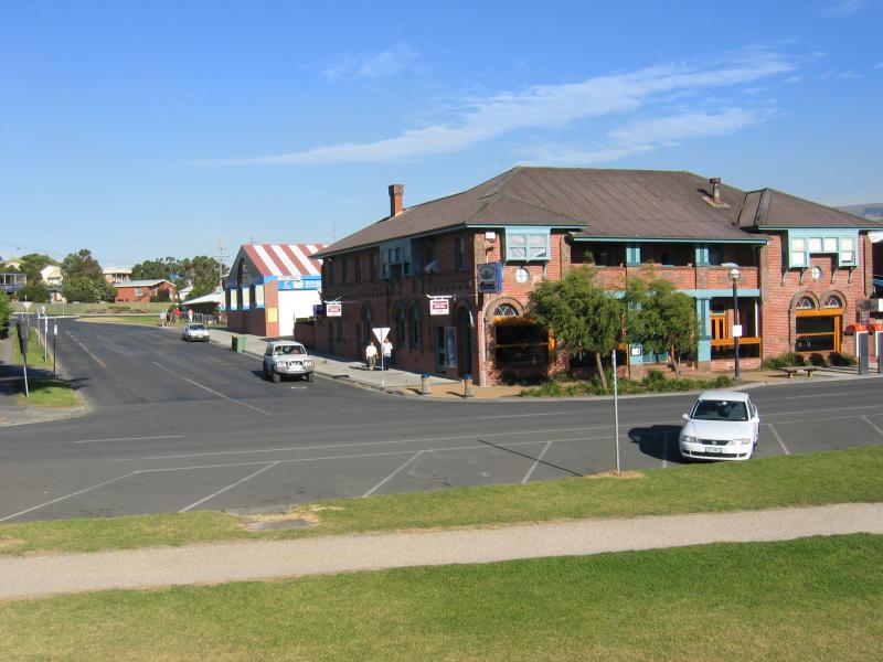 Apollo Bay - Shops and commercial centre, Great Ocean Road: Great Ocean Hotel, corner Great Ocean Rd and McLaren Pde