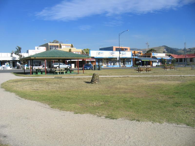 Apollo Bay - Foreshore Reserve in town centre, Great Ocean Road: Foreshore between Moore St and McLaren Pde