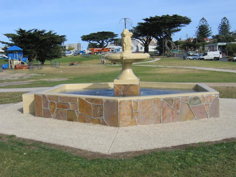 Apollo Bay - Foreshore Reserve in town centre, Great Ocean Road: Fountain, erected to honour memory of early pioneers