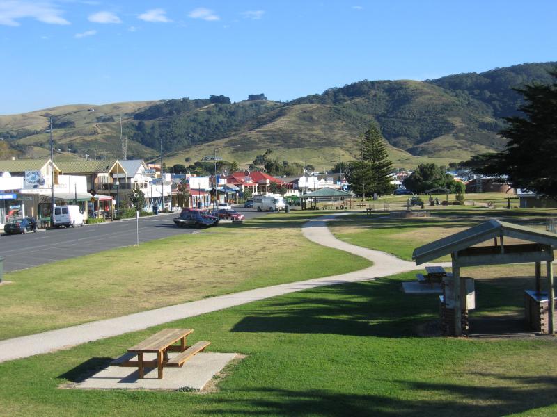 Apollo Bay - Foreshore Reserve in town centre, Great Ocean Road: View north along foreshore and Great Ocean Rd from opposite McLaren Pde