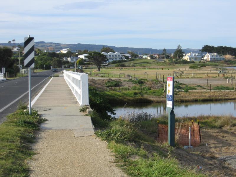 Apollo Bay - Mounts Bay and Barham River: View north-east along Great Ocean Rd at Barham River