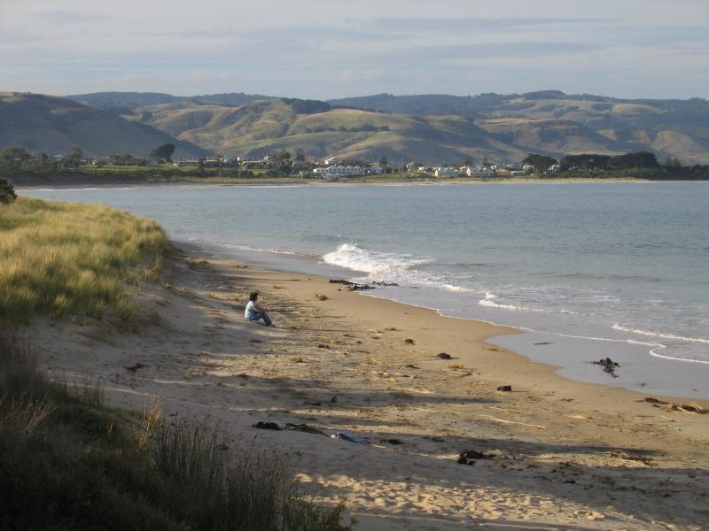 Apollo Bay - Town of Marengo, south of Apollo Bay - View north along beach from beach at Marengo Cres with Apollo Bay in background