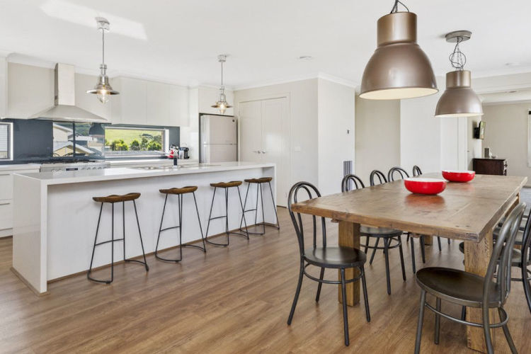 Shellina, Apollo Bay