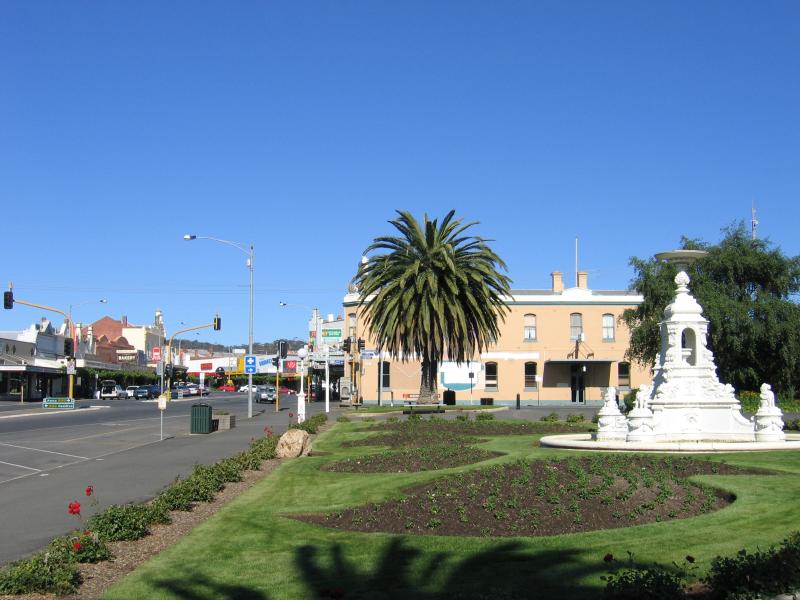 Ararat - Commercial centre and shops - View west along Barkly St from Town Hall